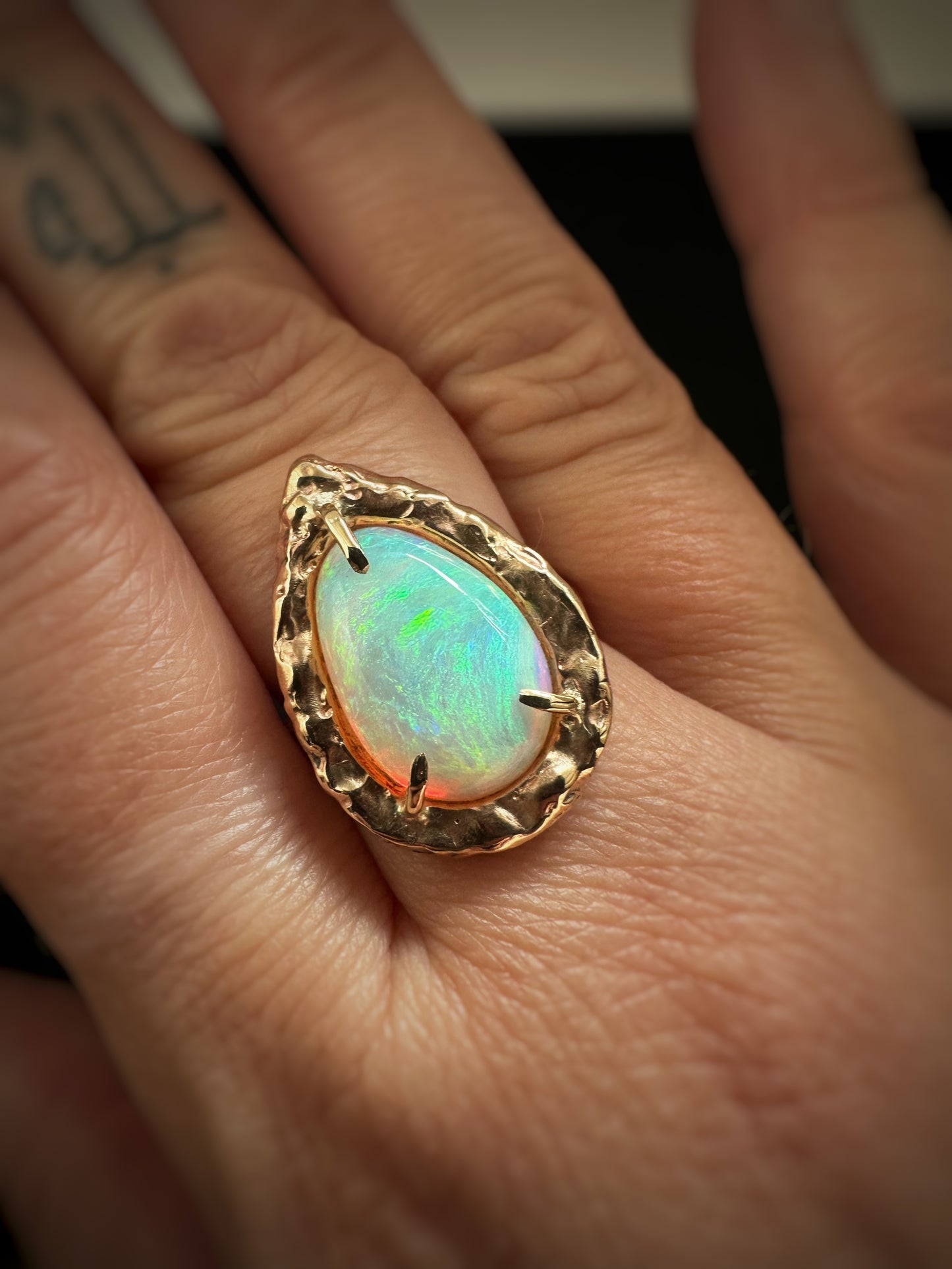 Molten Metal 9ct Gold Opal Ring ~ Size 7