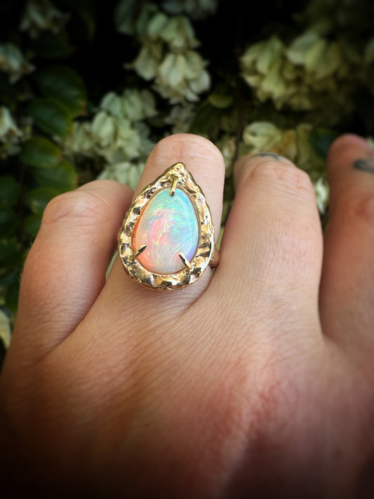 Molten Metal 9ct Gold Opal Ring ~ Size 7