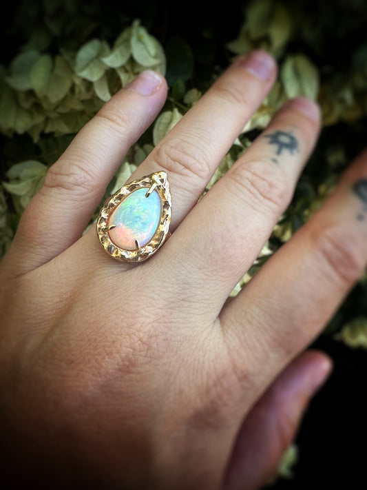 Molten Metal 9ct Gold Opal Ring ~ Size 7