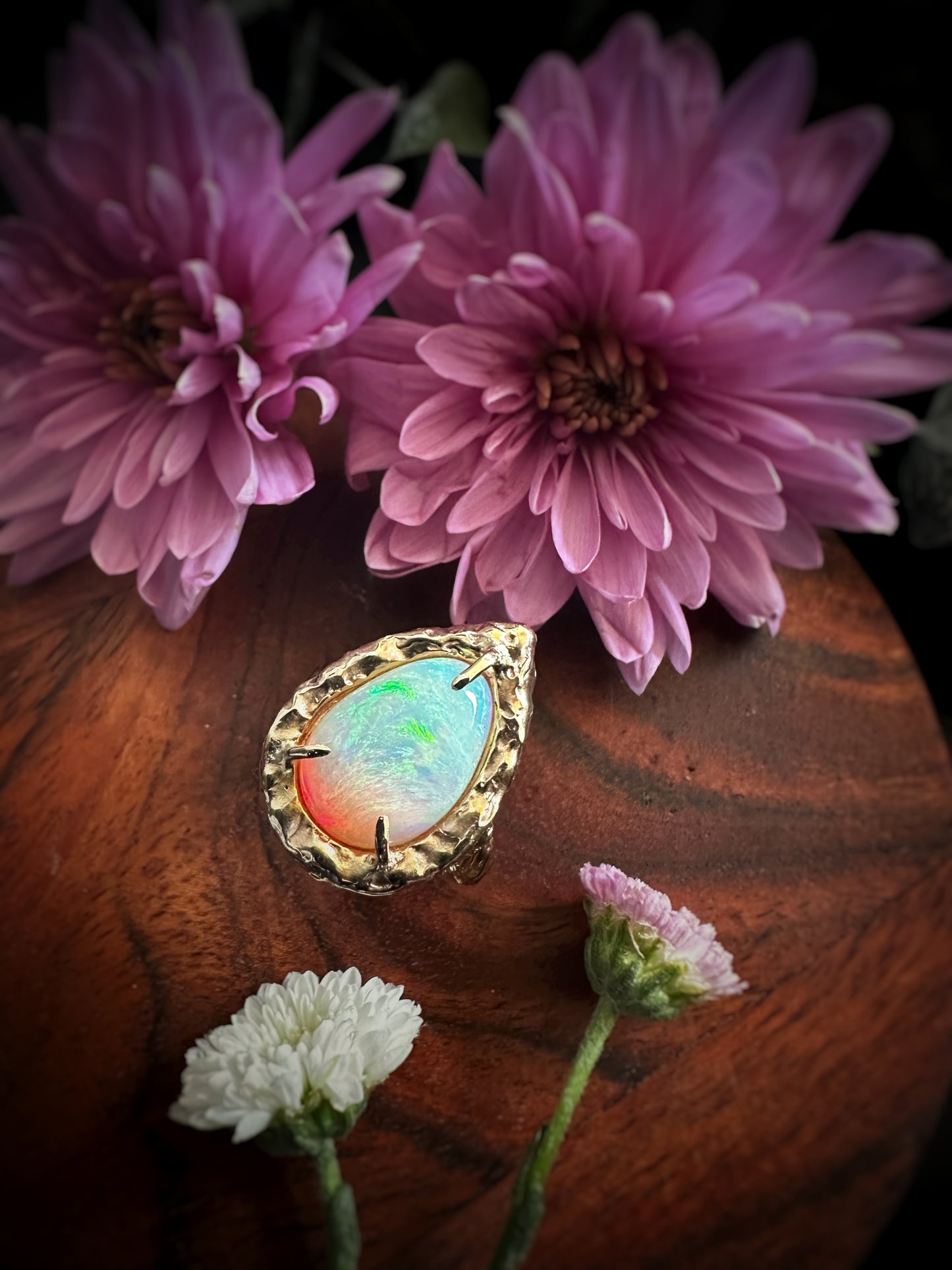 Molten Metal 9ct Gold Opal Ring ~ Size 7