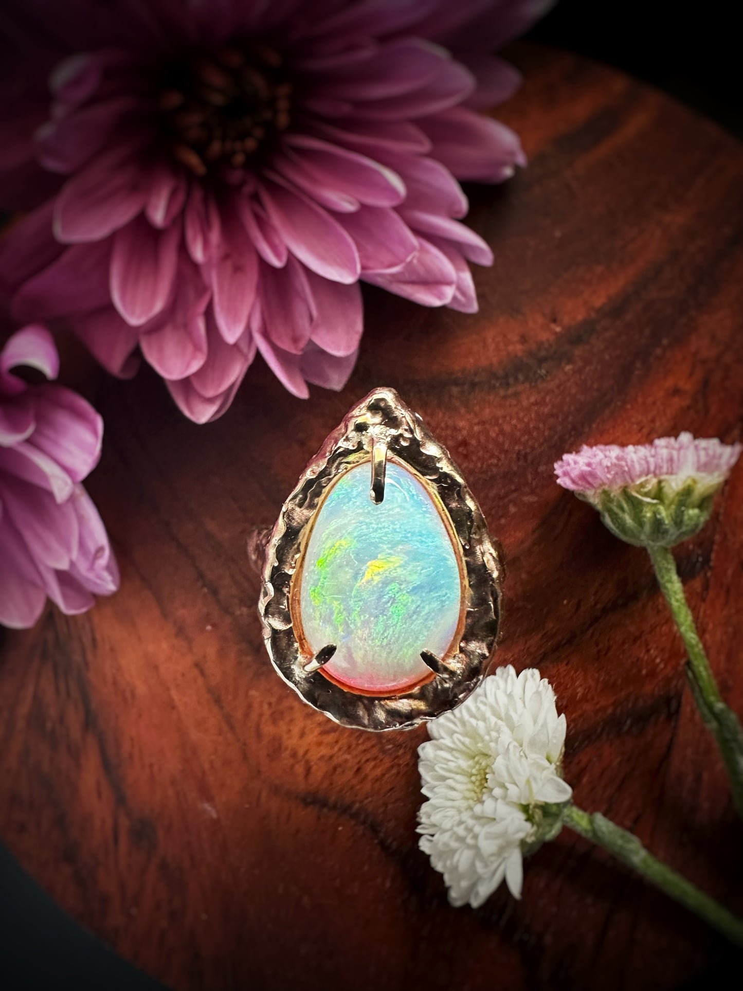 Molten Metal 9ct Gold Opal Ring ~ Size 7