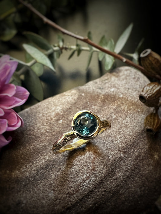 Blue Topaz Molten Metal Designed 9ct Gold  Ring ~ Size 8