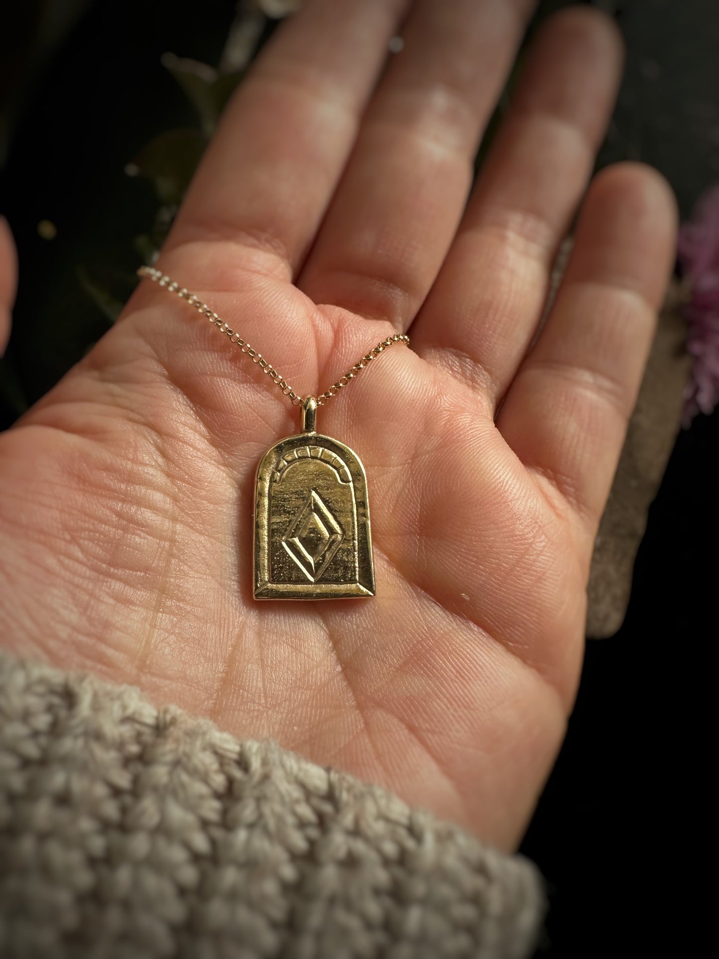 Aztec Arch Pendant Necklace Solid 9ct Yellow Gold