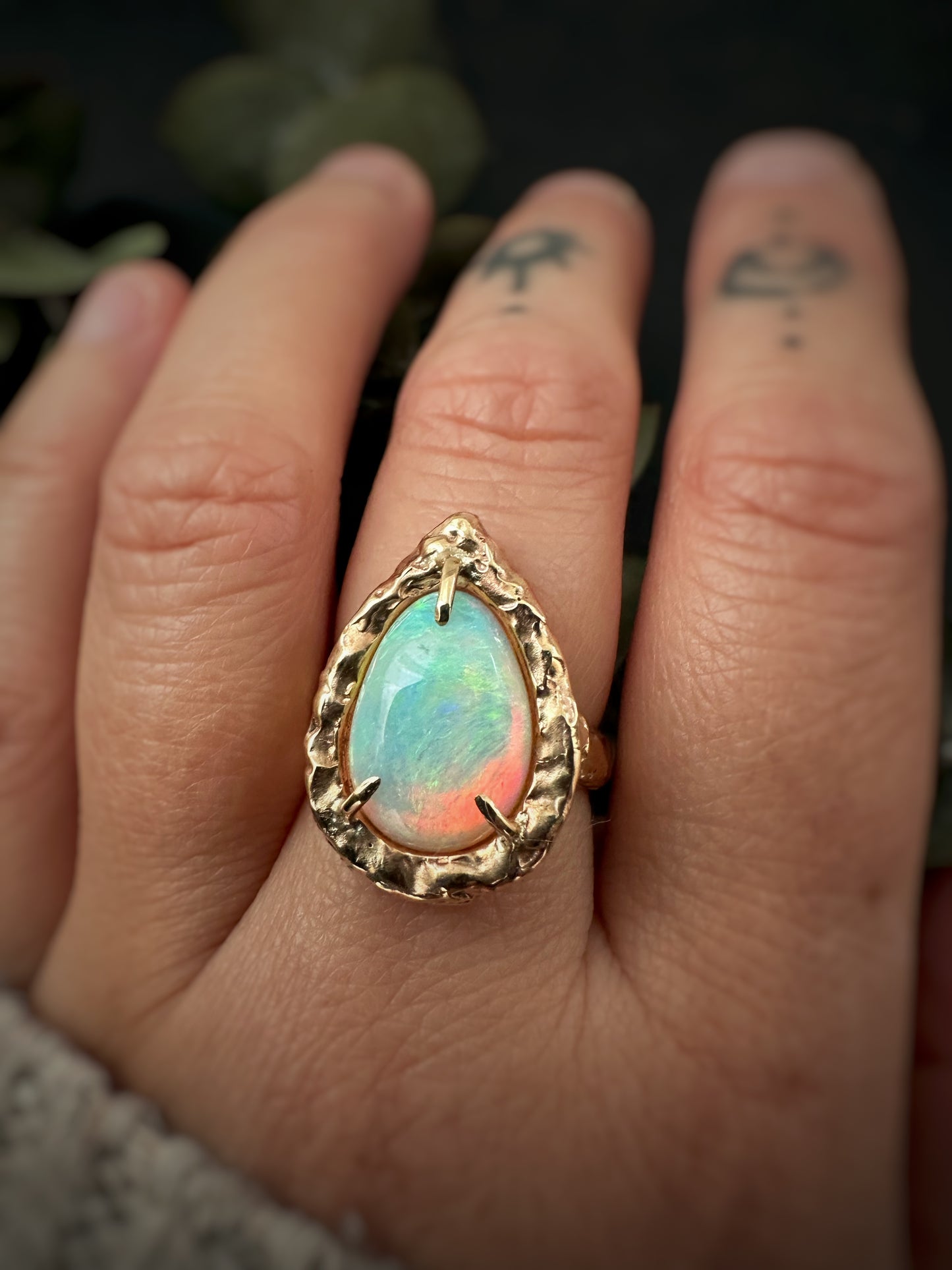Molten Metal 9ct Gold Opal Ring ~ Size 7