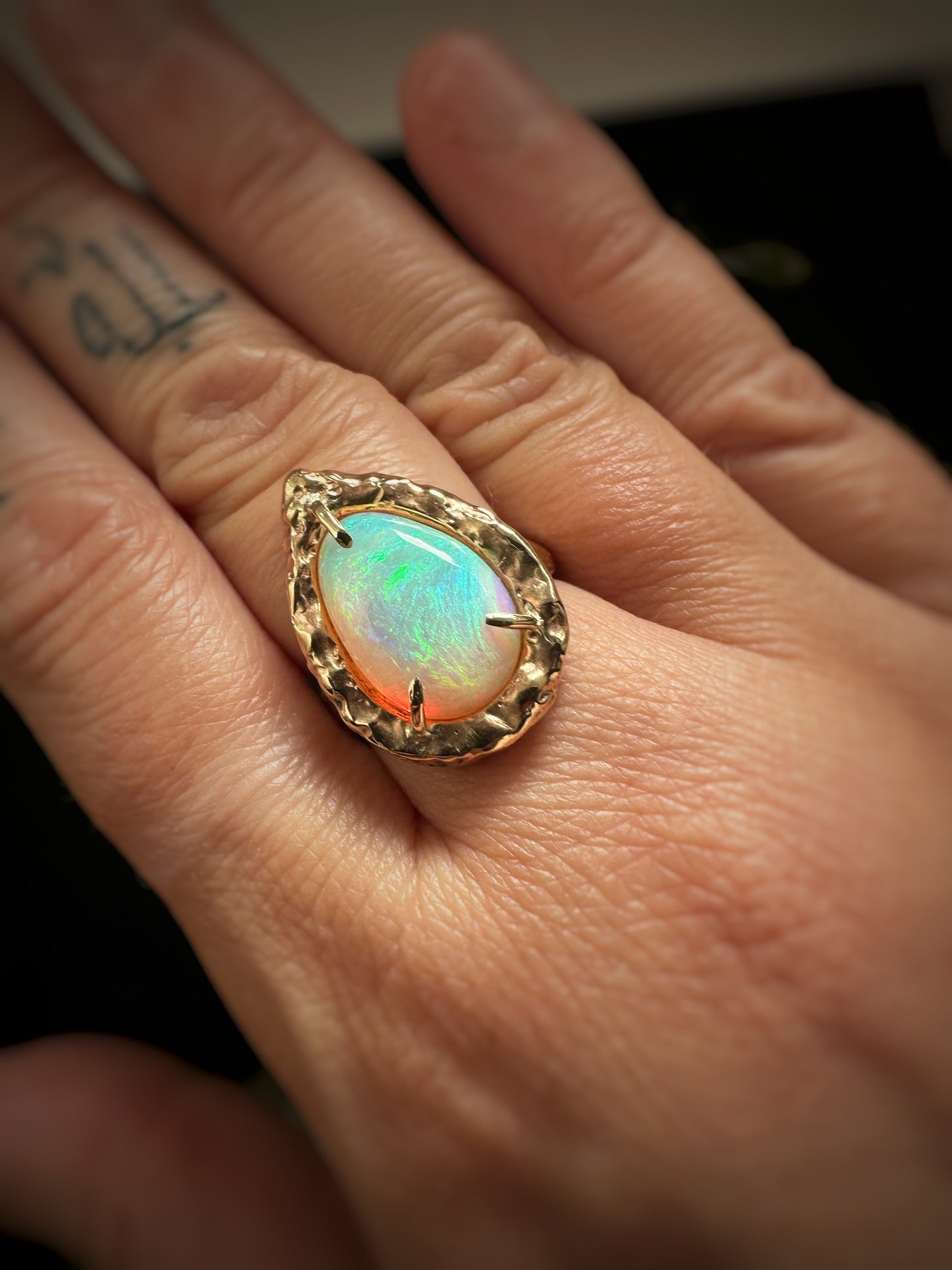 Molten Metal 9ct Gold Opal Ring ~ Size 7